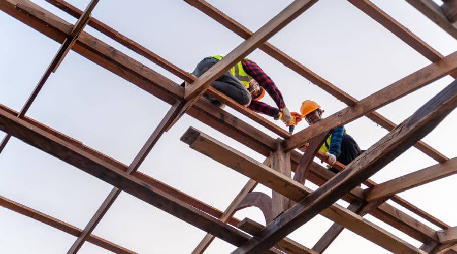 Professional gutter cleaning services in Hesperia, CA